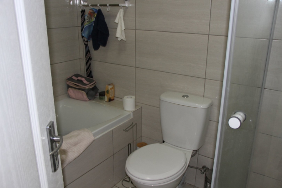 2 Bedroom Property for Sale in Protea Heights Western Cape